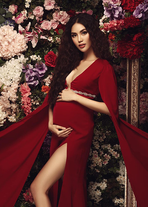 Lan Khuê khoe bụng bầu tròn xinh thay vì khéo léo che bụng bầu như trước đó.