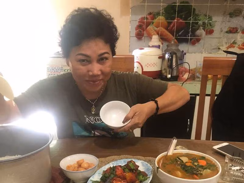 Năm 2012, Siu Black vướng ồn ào vỡ nợ. Nhờ sự giúp đỡ của bạn bè nghệ sĩ, khán giả, giọng ca “Ngọn lửa cao nguyên” đã trang trải được một phần nợ nần. Cuộc sống của cô sau đó dần ổn định. Ảnh: Thế giới trẻ