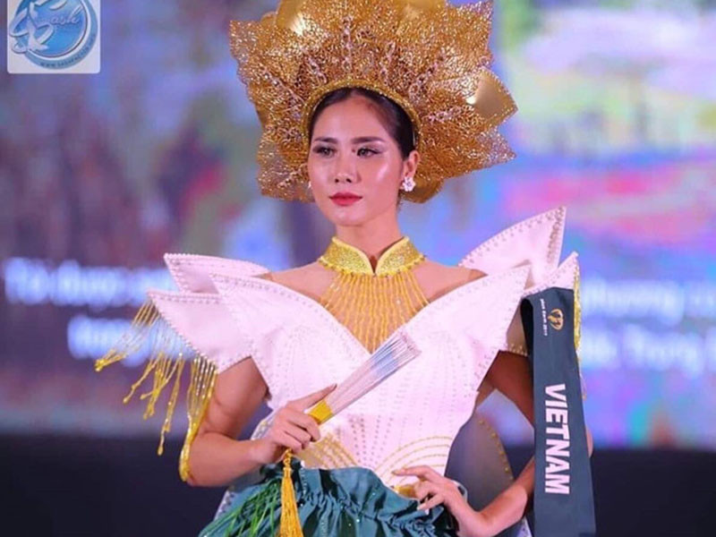 Vi sao “my nhan Viet lo nguc” trang tay o chung ket Miss Earth 2019?