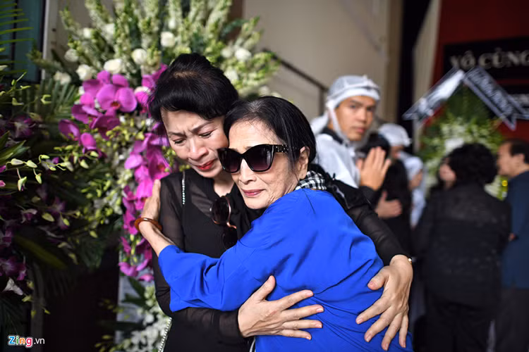 Nghệ sĩ Trà Giang đau buồn trước sự ra đi của "trung úy Phương" phim "Nổi gió". Ảnh: Zing