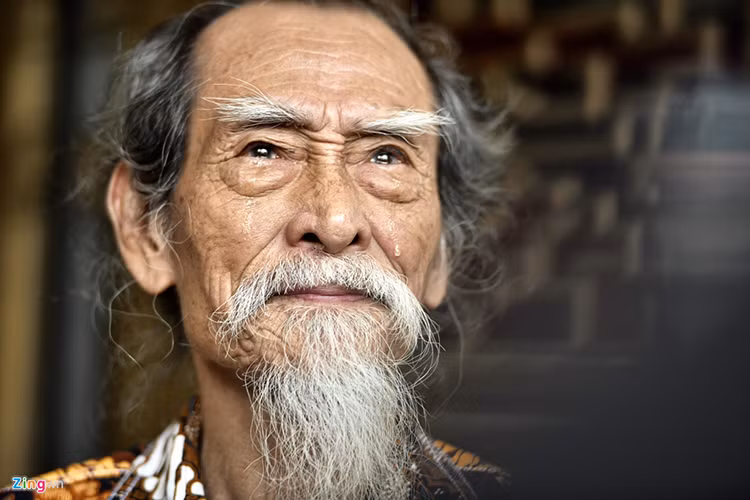 Nhớ đến NSND Thế Anh, nghệ sĩ Mạnh Dung còn bật khóc. Ảnh: Zing