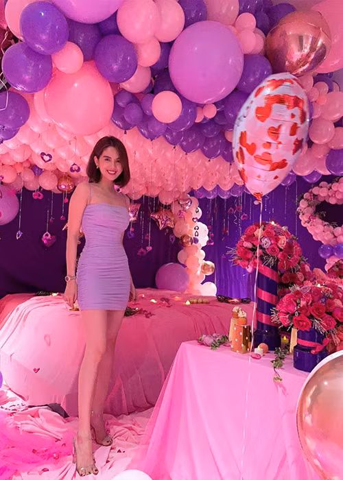 Cuối tháng 9 vừa qua, Ngọc Trinh được bạn trai tổ chức sinh nhật.