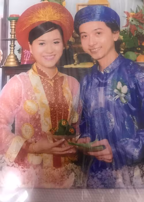 Nam diễn viên phim "Tiếng sét trong mưa" kết hôn với Lâm Vỹ Dạ vào năm 2010. Được biết, Lâm Vỹ Dạ thần tượng Hứa Minh Đạt từ lúc 15-16 tuổi. Tuy nhiên, phải đến 4 năm sau, cô mới tỏ tình.