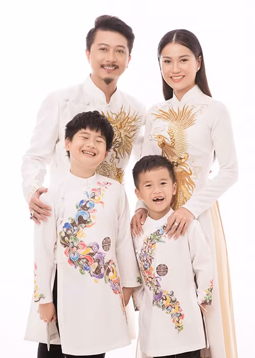 Lâm Vỹ Dạ hiện là nữ nghệ sĩ hài được yêu mến. Về phía mình, Hứa Minh Đạt không sợ bị vợ lấn át. Hiện tại, tổ ấm của cặp đôi này vô cùng hạnh phúc.