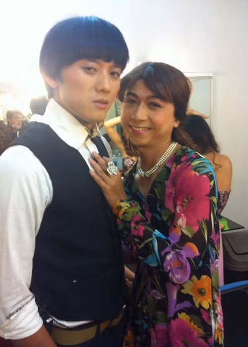 Lũ của "Tiếng sét trong mưa" từng học Sân khấu điện ảnh, sau khi tốt nghiệp anh đầu quân về sân khấu Nụ cười mới.