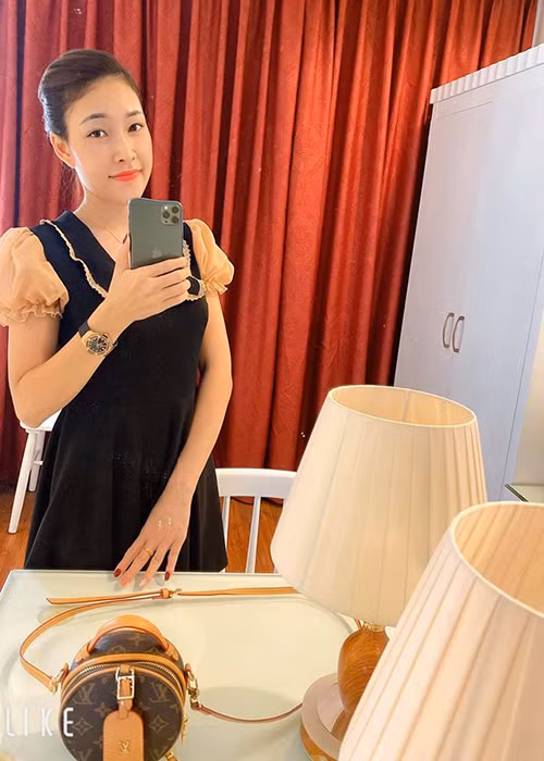 Vợ cũ của Hiệp Gà trở nên kín tiếng hơn sau khi ly hôn.