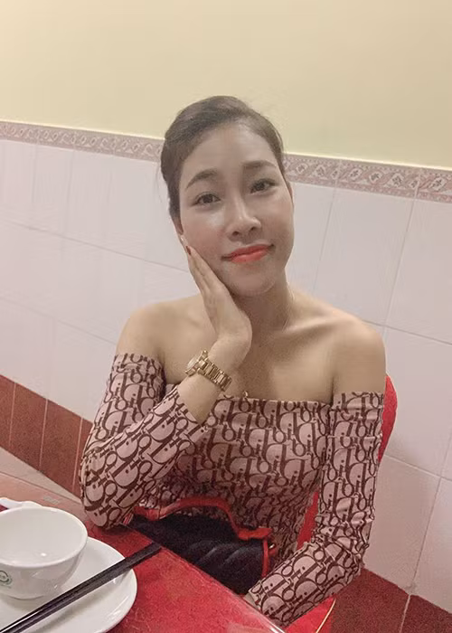 Hậu ly hôn, Diệu Thúy ngày càng trẻ trung, gợi cảm.