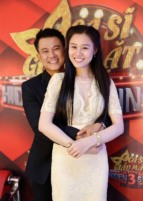 Người vợ thứ hai của Vân Quang Long kém anh đến 10 tuổi.