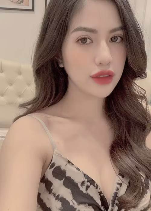 Trần Hương là vợ cũ thứ hai của nam diễn viên Việt Anh.