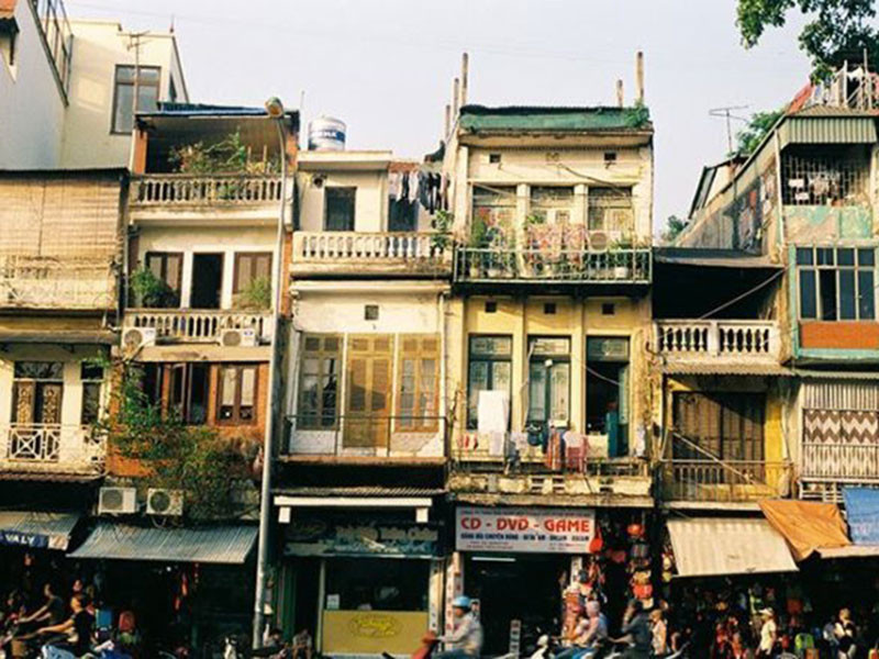 Choang voi nha mat pho Hoan Kiem gia 520 trieu/m2