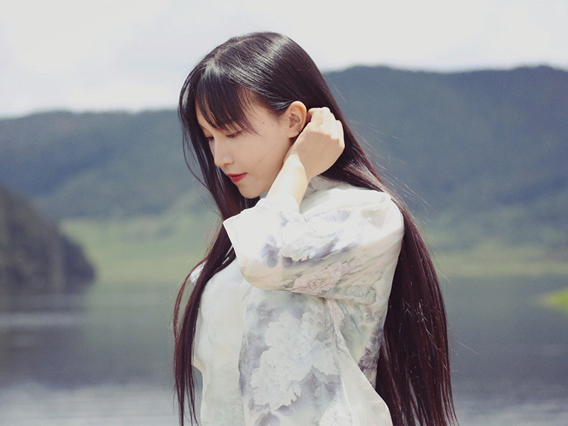 Tờ Dianshangbao đưa tin, Lý Tử Thất có thu nhập trung bình hàng năm của cô vào khoảng từ 7-8 triệu USD.