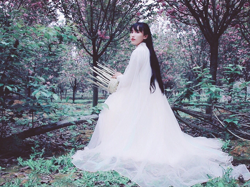 Cô được khán giả ví là tiên nữ đồng quê.