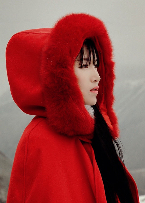 Theo Sina, "tiên nữ" Lý Tử Thất chưa nghĩ đến chuyện kết hôn. Đối với cô, kết hôn là chuyện sẽ sống với nhau cả đời nên có nóng vội cũng không được.