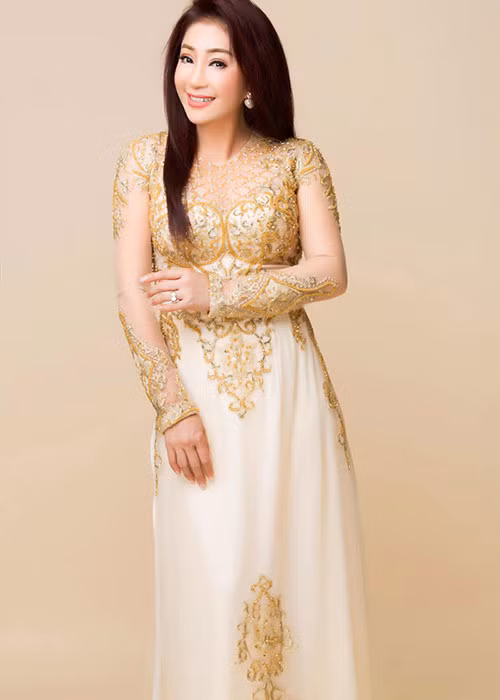 Thoại Mỹ có mối tình đầu với Kim Tử Long khi cả hai học chung trường. Ảnh: Khám phá