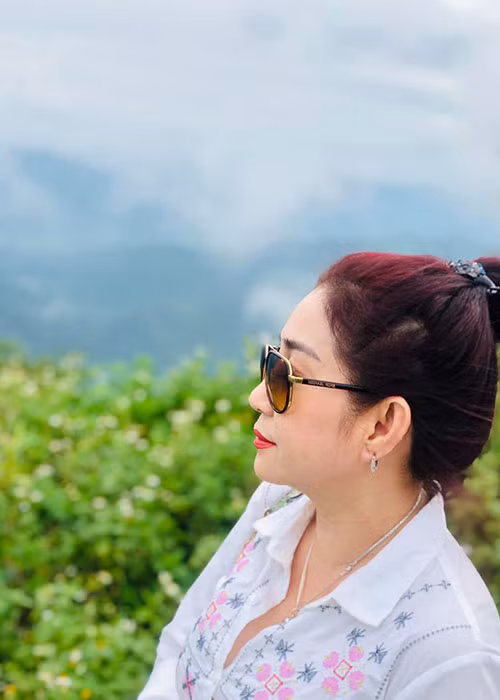 Nữ nghệ sĩ cải lương chấp nhận số phận và cảm thấy bình yên sau khi tìm đến Phật pháp.