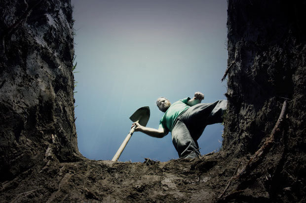 Phương pháp chôn cất đặc biệt này sẽ ngăn người chết sống lại vào lúc nửa đêm, đe dọa, reo rắc sự sợ hãi cho người còn sống.