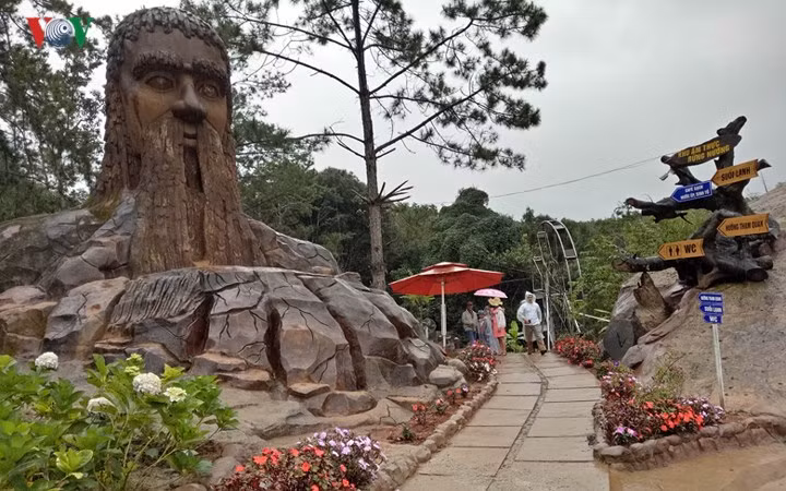 Người tìm ra Đà Lạt là bác sĩ Yersin.