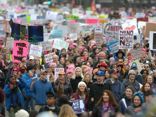 Vào ngày 8/3/2017, phụ nữ Mỹ đã tổ chức các cuộc “Tuần hành của phụ nữ” (Women’s March) và kêu gọi tất cả chị em trên toàn thế giới không thực hiện bất kỳ công việc được trả lương hoặc không trả lương nào vào ngày này. Sự kiện này thu hút sự tham gia của hơn 2 triệu phụ nữ.