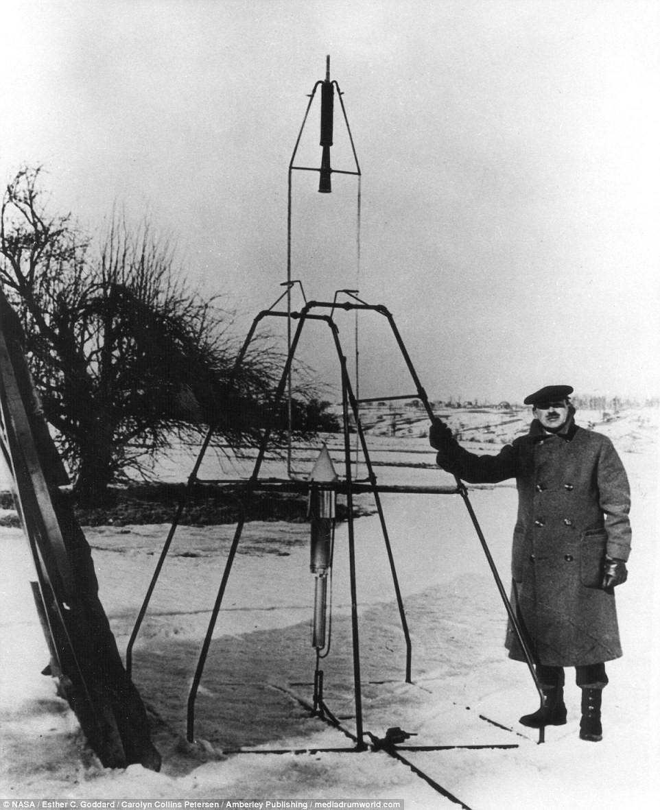 Robert H. Goddard được coi là cha đẻ của tên lửa hiện đại. Ông đã chế tạo và thử nghiệm tên lửa sử dụng nhiên liệu lỏng đầu tiên trên thế giới năm 1926.