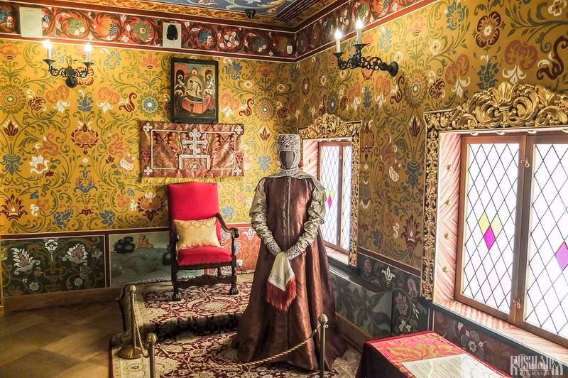 Nữ hoàng Elizabeth Petrovna chào đời năm 1709 tại cung điện Kolomenskoye danh tiếng này. Thêm nữa, Peter Đại đế trải qua một phần tuổi thơ tại cung điện Kolomenskoye.