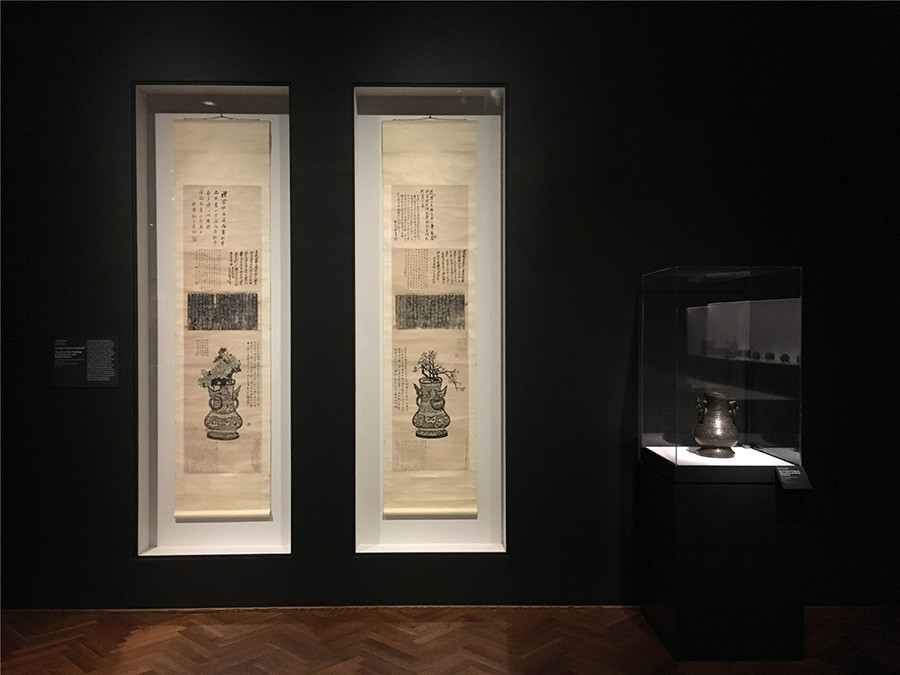 Trong số này, nhiều báu vật chế tác từ đồng của Trung Quốc được người xưa sử dụng trong nấu nướng, đựng thức ăn, đồ uống như nồi, đĩa, bình đựng rượu, cốc uống rượu...