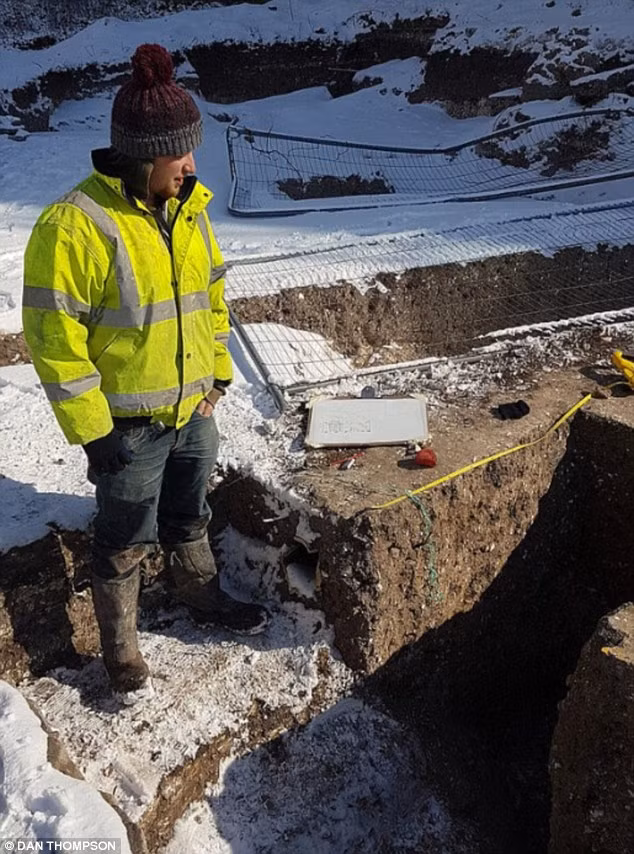 Vào khoảng năm 800 trước Công nguyên, việc hỏa táng và để tro cốt trong hũ thường phổ biến hơn là chôn cất. Do vậy, việc phát hiện bộ xương này là điều hiếm gặp và ẩn chứa nhiều bí ẩn.