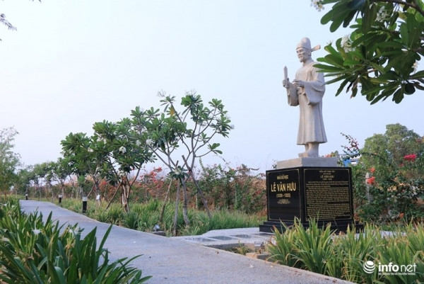 Đến với “đại lộ danh vọng” bạn sẽ được trau dồi thêm kiến thức lịch sử.