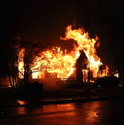 Kế đến, con chó đã dẫn Saul ra khỏi ngôi nhà đang bị bốc cháy. Nhờ sự giúp đỡ của Rosco mà cậu bé Saul an toàn trong khi con vật này bị bỏng 30% cơ thể.