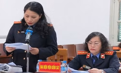 Đại diện VKS bày tỏ quan điểm đối đáp tại phiên tòa