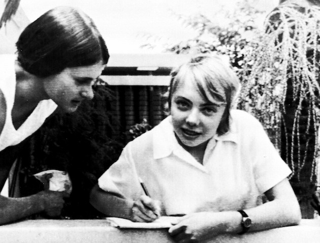 Cụ thể, vào ngày 25/12/1971, máy bay Lockheed Electra L-188A chở 192 hành khách và phi hành đoàn (trong đó có Juliane Koepcke) gặp nạn khi đang trên hành trình từ sân bay Jorge Chavez, thuộc thủ đô Lima của Peru, tới thành phố Pucallpa.