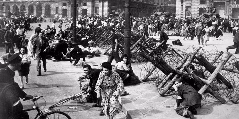 Nhờ những chuẩn bị tốt cho Thế chiến 1, Thủ đô Paris của Pháp không bị hư hại nặng nề do bom đạn chiến tranh như nhiều thành phố khác ở châu Âu như London (Anh).