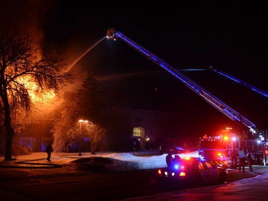 Mỗi ngày, khoảng 30 vụ cháy xảy ra tại các gia đình được báo cáo do nến gây ra.