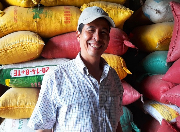 Sau khi nhặt được vàng, ông Lê Quang Thắng đã giao cho công an xã tìm người mất.