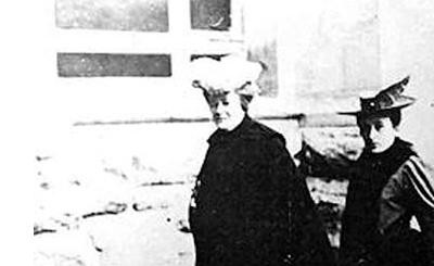 Điều này đã được hơn 100 nữ đại biểu đến từ 17 nước đồng ý. Kể từ đó, ngày 8/3 hàng năm trở thành ngày thế giới tôn vinh phụ nữ.