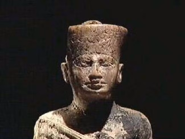 Lý do pharaoh Sneferu làm như vậy là vì ông muốn thu được nhiều thuế hơn nữa nhằm làm đầy kho bạc của mình.