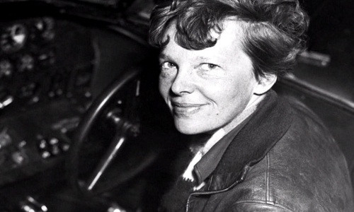 Nguyên nhân tử vong của Amelia Earhart có thể vì đói khát hoặc bị sát hại. Tuy nhiên, tất cả chỉ là giả thuyết và nguyên nhân tử vong của nữ phi công này vẫn là bí ẩn lớn.