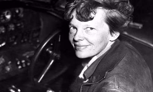 Nguyên nhân tử vong của Amelia Earhart có thể vì đói khát hoặc bị sát hại. Tuy nhiên, tất cả chỉ là giả thuyết và nguyên nhân tử vong của nữ phi công này vẫn là bí ẩn lớn.