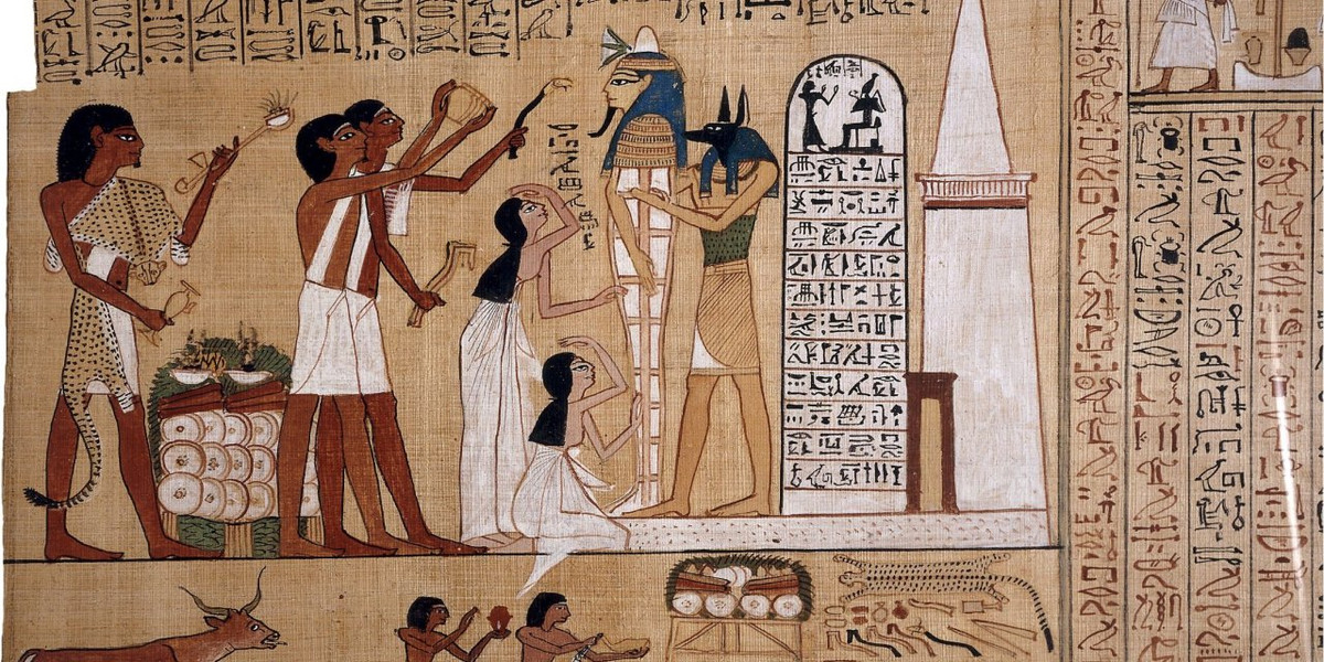 Để người mẹ có nhiều sữa cho con bú sau khi sinh, người ta lấy nước sông Nile để cọ vào lưng của họ và cho người mẹ ăn thịt một con chuột.