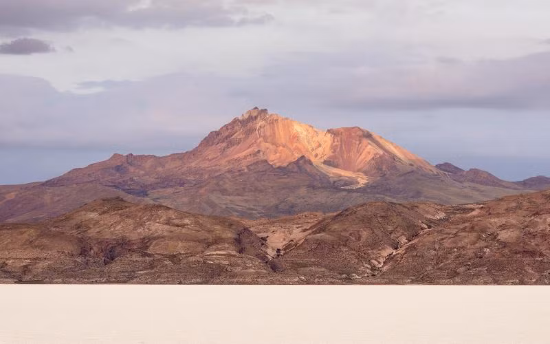 Theo các nghiên cứu của NASA, sa mạc Atacama nhận được lượng mưa không quá 1 mm/năm.