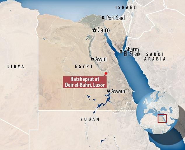 Để bản thân trông nam tính, quyền lực hơn, nữ pharaoh Hatshepsut thậm chí còn đeo râu giả để có ngoại hình giống như các nam pharaoh.