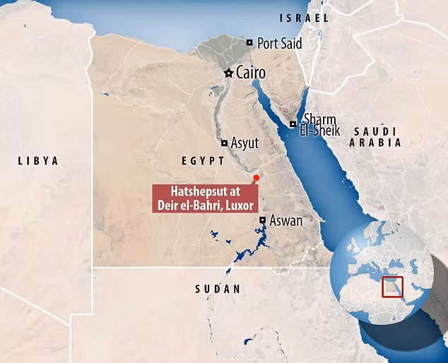 Để bản thân trông nam tính, quyền lực hơn, nữ pharaoh Hatshepsut thậm chí còn đeo râu giả để có ngoại hình giống như các nam pharaoh.