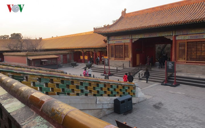 Phía sau khu vực Hậu cung là vườn Ngự Uyển.