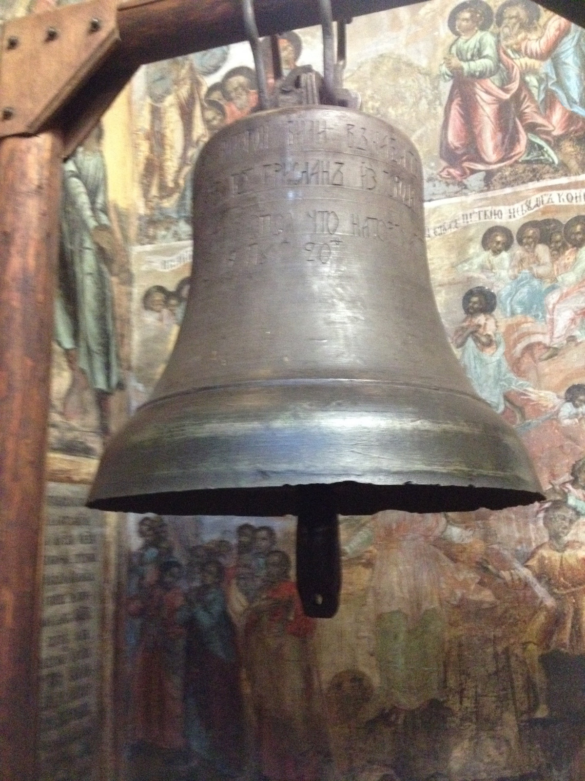 Cụ thể, sau khi vua cha mất, Hoàng tử Dmitry, con trai của Ivan Hung đế, bị đưa về thành Uglich.