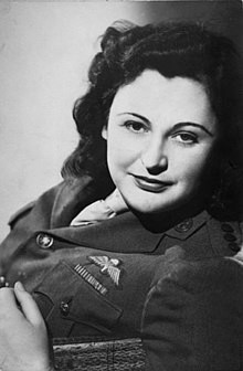 Nancy Wake là một trong những nữ gián điệp nổi tiếng trong Chiến tranh thế giới 2. Nữ điệp viên này được binh sĩ Đức quốc xã đặt cho biệt danh là "Chuột Trắng" (The White Mouse) vì lẩn trốn hết sức tài tình trước những đợt truy lùng gắt gao của kẻ thù.