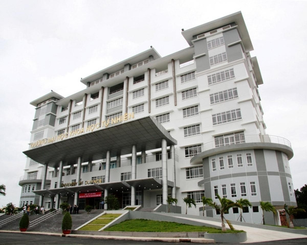 Tòa nhà hành chính của ĐH Khoa học tự nhiên, nhìn góc nào cũng thấy rất đẹp.