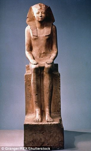 Tuy nhiên, nhiều bức tượng, tác phẩm điêu khắc về Hatshepsut bị phá hủy. Do vậy, việc tìm thấy tác phẩm điêu khắc miêu tả diện mạo vị nữ hoàng quyền lực Ai Cập trong thế giới mà đàn ông thường nắm quyền là một phát hiện quan trọng.