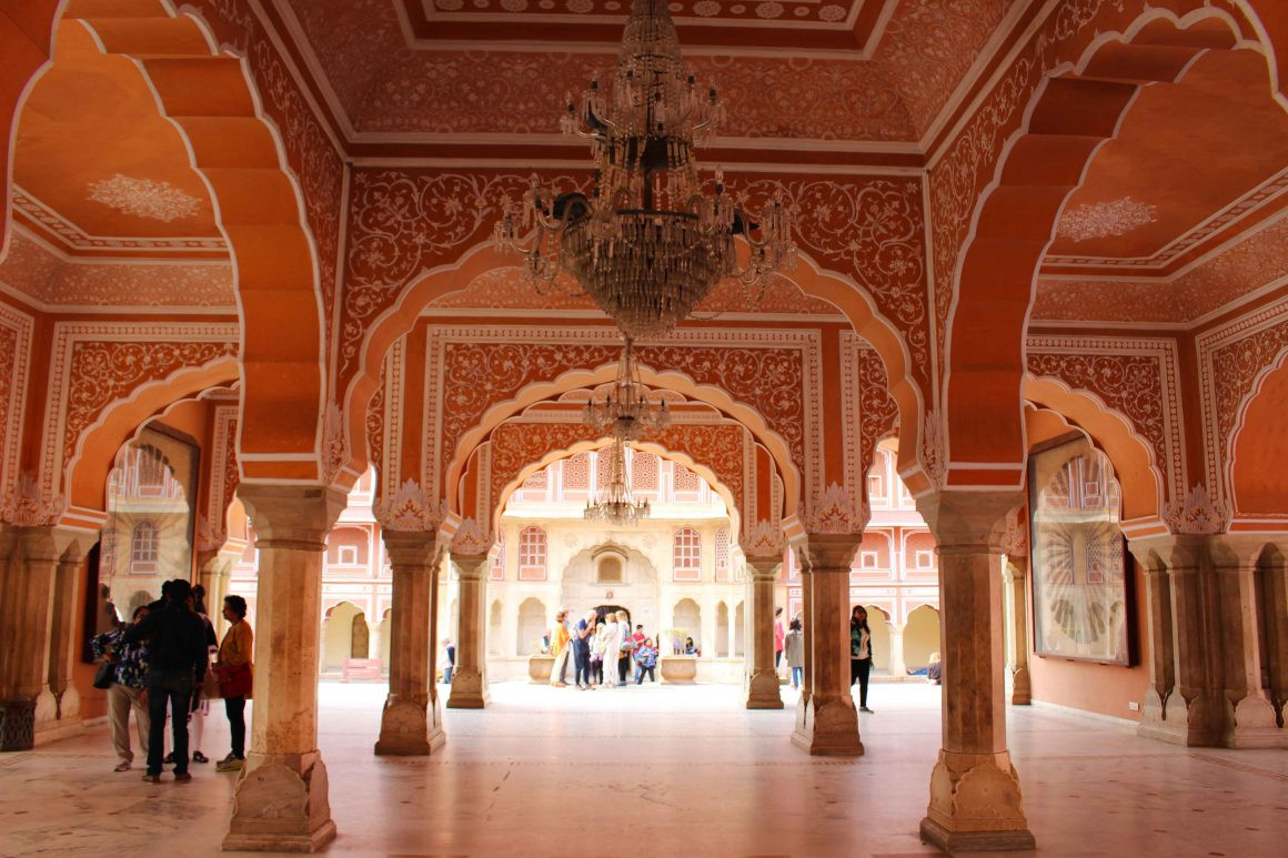 Nguồn gốc tên gọi "thành phố hồng" của Jaipur xuất phát từ chuyến thăm của Hoàng tử xứ Wales năm 1876 (người sau này trở thành vua Edward VII).