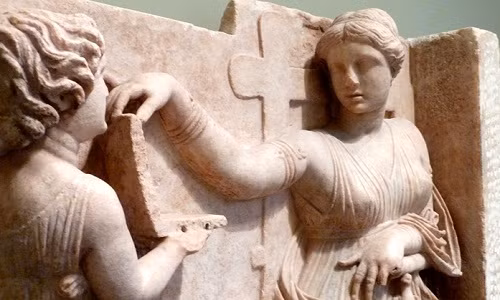 Trên thực tế, máy tính xách tay đầu tiên trên thế giới ra đời từ thập niên 1970. Theo đó, một số người theo thuyết âm mưu cho rằng, laptop đã xuất hiện từ thời Hy Lạp cổ đại.