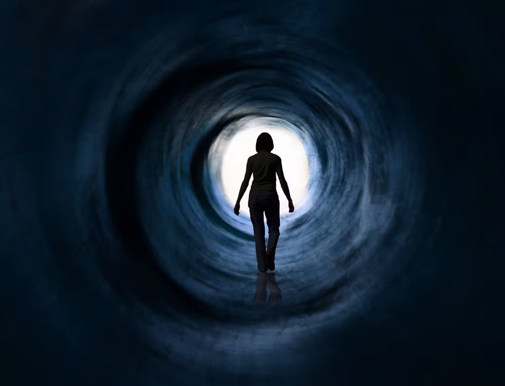 Theo Tiến sĩ Parnia, những người có trải nghiệm cận tử có sự tỉnh táo và nhận thức dường như xảy ra trong khoảng 3 phút khi tim đã ngừng đập.