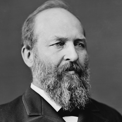 Tổng thống James A. Garfield nổi tiếng thế giới khi có thể dùng cả hai tay để viết hai ngôn ngữ khác nhau (tiếng Latinh và Hy Lạp) cùng một lúc.